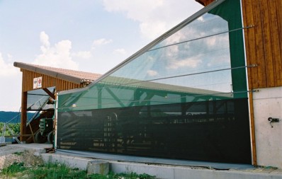 Système coulissant sur rail à fermeture latérale